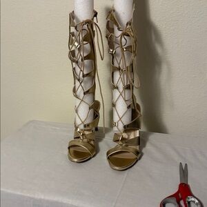 Elegant Tan Lace-Up Gladiator paprika Sandals